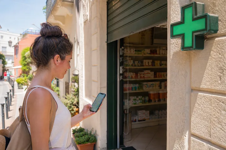 Farmacia chiusa in vacanza: come trovare aiuto senza farti prendere dal panico