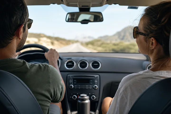 Mal di gola da aria condizionata in auto: cosa fare durante un viaggio lungo